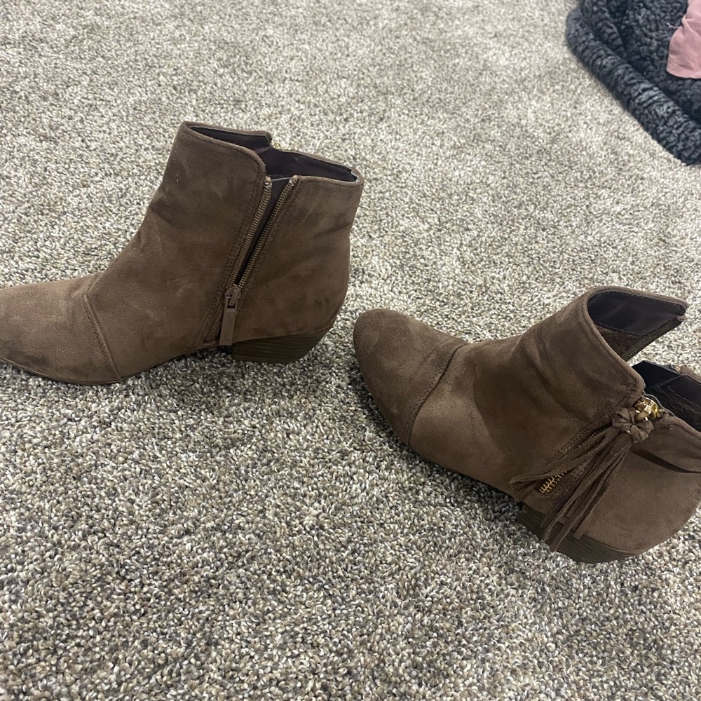 Tan booties - Picture 3 of 4